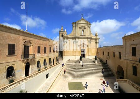 Vue d'été de la Cittadella, dans la ville de Victoria, capitale de l'île de Gozo, Malte Banque D'Images