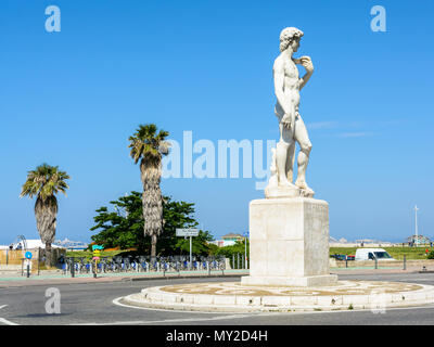 Réplique de la statue de David de Michel-Ange à Marseille, France. Banque D'Images