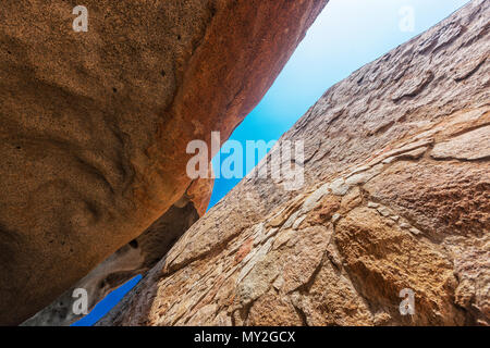 Des pierres dans le géant millénaire Iona parc naturel. L'Angola. Cunene. Banque D'Images