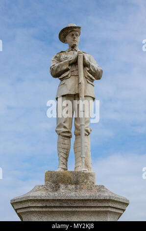 Muro, UK : 3 juin 2018 : une sculpture dans le jardin du souvenir à Rhyl est dédié aux soldats de Rhyl qui ont sacrifié leur vie dans les deux ne Banque D'Images