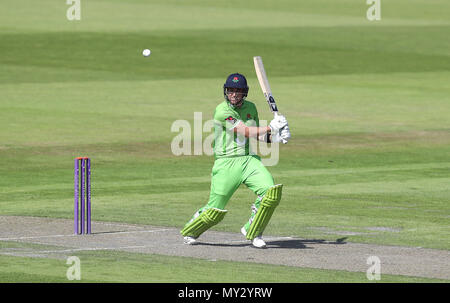 Liam du Lancashire Livingstone hits contre Yorkshire, au cours de la Royal London un jour Cup, match de groupe du Nord Unis Old Trafford, Manchester. Banque D'Images