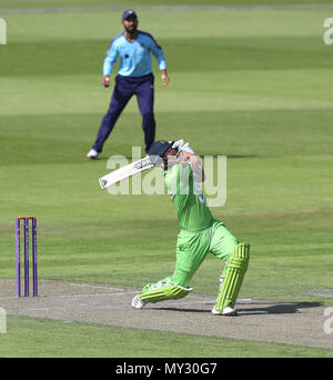 Liam du Lancashire Livingstone hits contre Yorkshire, au cours de la Royal London un jour Cup, match de groupe du Nord Unis Old Trafford, Manchester. Banque D'Images