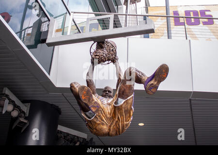 Shaquille O'Neal statue à l'extérieur du Staples Center Banque D'Images