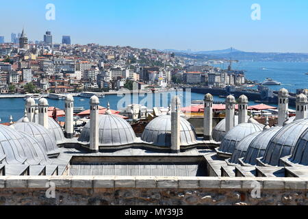 Istanbul, Turquie. Vue depuis la mosquée Süleymaniye, dans le quartier de Beyoglu Banque D'Images