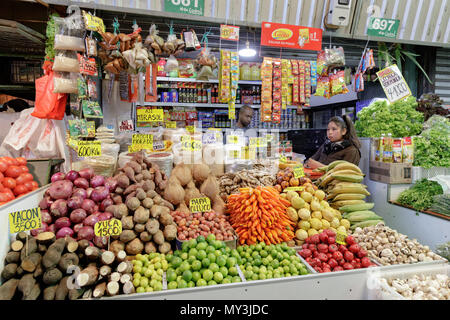 Santiago, Chili : marché Mercado aka Vega Vega est l'endroit à aller pour produits frais et produits régionaux Banque D'Images