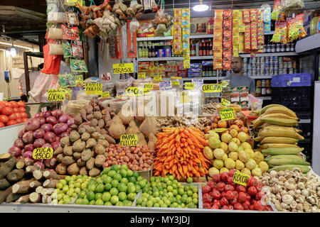 Santiago, Chili : marché Mercado aka Vega Vega est l'endroit à aller pour produits frais et produits régionaux Banque D'Images