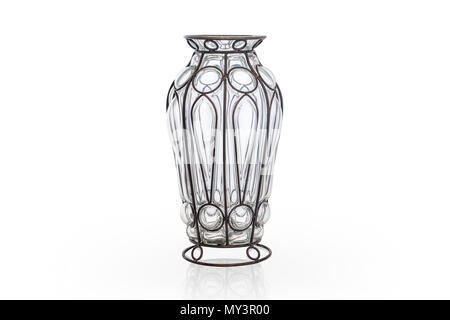 Verre et métal élégant vase isolé sur un fond blanc (verre, vase, vide) Banque D'Images