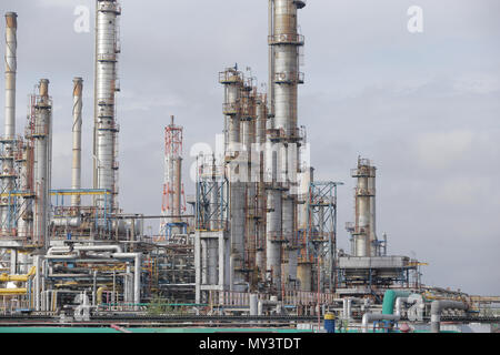 CONSTANTA, Roumanie - le 19 mai 2018 Détails : avec l'équipement dans une raffinerie de pétrole Banque D'Images