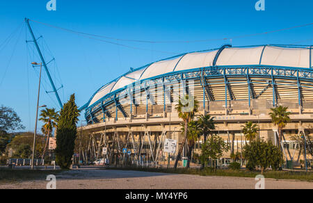 Faro, Portugal - 4 mai 2018 : le stade de football de l'Algarve au sud du Portugal. Avec 30 335 places, il a été construit pour l'Euro 2004 Banque D'Images