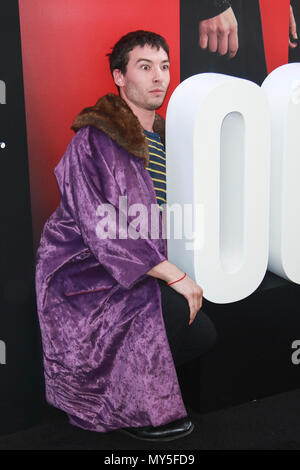 New York, NY, USA. 5 juin, 2018. Ezra Miller à Ocean's 8 Première mondiale à l'Alice Tully Hall, le 5 juin 2018 à New York. Crédit : Diego Corredor Punch/media/Alamy Live News Banque D'Images