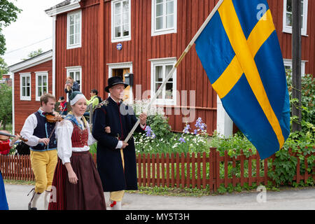 Stockholm, Suède, 6 juin 2018. Célébration de la Journée nationale de la Suède à Skansen, Stockholm. Jour férié en Suède et traditionnelle Fête nationale suédoise 6 juin célébration à la plus ancienne - musée en plein air Skansen. Credit : Barbro Bergfeldt/Alamy Live News Banque D'Images