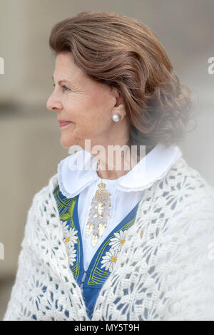 Stockholm, Suède. 6 juin, 2018. Fête nationale suédoise avec le roi Carl XVI et la reine Silvia au château royal de Stockholm d'ouverture Cérémonie pour le public. Credit : Stefan Holm/Alamy Live News Banque D'Images