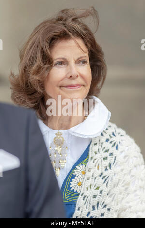 Stockholm, Suède. 6 juin, 2018. Fête nationale suédoise avec le roi Carl XVI et la reine Silvia au château royal de Stockholm d'ouverture Cérémonie pour le public. Credit : Stefan Holm/Alamy Live News Banque D'Images