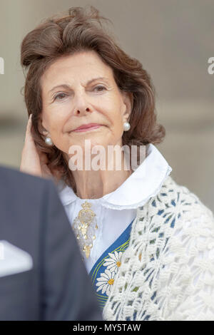 Stockholm, Suède. 6 juin, 2018. Fête nationale suédoise avec le roi Carl XVI et la reine Silvia au château royal de Stockholm d'ouverture Cérémonie pour le public. Credit : Stefan Holm/Alamy Live News Banque D'Images