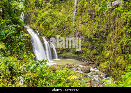 Trois ours Cascades / Waikani tombe sur la route de Hana à Maui, Hawaii Banque D'Images