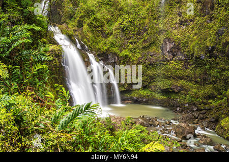 Trois ours Cascades / Waikani tombe sur la route de Hana à Maui, Hawaii Banque D'Images