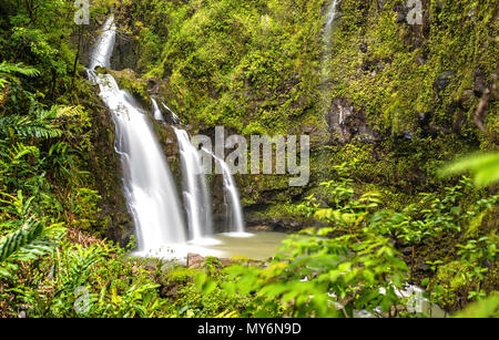 Trois ours Cascades / Waikani tombe sur la route de Hana à Maui, Hawaii Banque D'Images