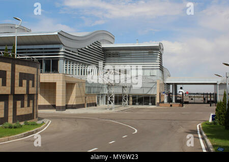 . Anglais : l'aéroport Manas de Bichkek, 2 . 4 septembre 2013, 11:52:21. Bektour Iskender 340 2 manas Banque D'Images