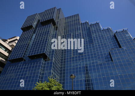 Londres, UK - 4 mai 2018. Et Du Nord Bâtiment Shell, siège de l'éditeur du Daily Express group sur le nord du fleuve la Tamise. Banque D'Images