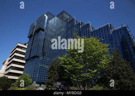 Londres, UK - 4 mai 2018. Et Du Nord Bâtiment Shell, siège de l'éditeur du Daily Express group sur le nord du fleuve la Tamise. Banque D'Images
