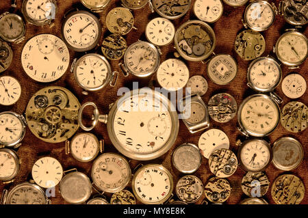 Montres Anciennes et des pièces. Vintage. Banque D'Images