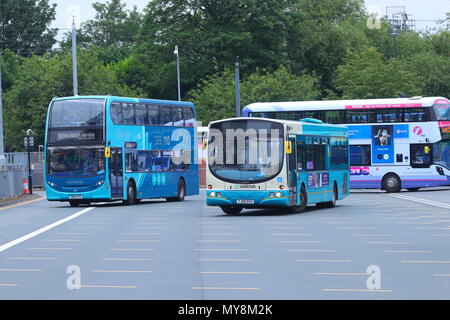 Double & Single Deck arriva bus Gare Routière de Leeds Banque D'Images