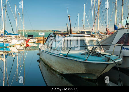 Soirée d'été à Shoreham Port dans Southwick, West Sussex, Angleterre. Banque D'Images