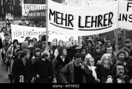 Plus de 5000 enseignants démontrer contre le chômage le 27 janvier 1977 à Dortmund (Allemagne). Dans le monde d'utilisation | Banque D'Images