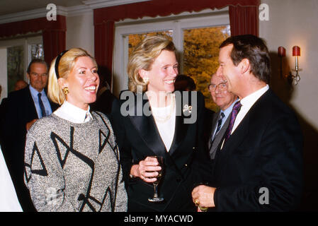 Prinzessin Brigitta, Prinzessin Donata und Michael Prinz von Preußen, Deutschland 1986. La princesse Brigitta, Princesse Donata et Michael Prince de Prusse, Allemagne 1986. Banque D'Images