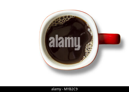 Cuit dans une tasse de café. Du café noir et mousse café. Le café turc . Photo isolé sur un fond blanc. Banque D'Images