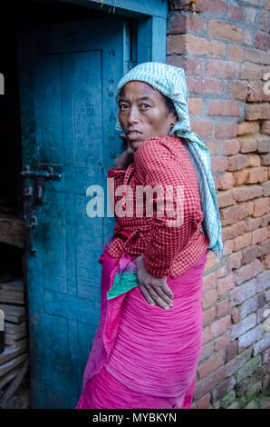 Ethnic woman dans Bhaktapur, Népal Banque D'Images