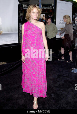 18 juil 2000, Los Angeles, Californie, USA --- Amber Valletta au 'What Lies Beneath' premiere. 7/18/00-Los Angeles, CA --- Image USAAmber par © MichelB / La Valette Red Carpet Event, Vertical, USA, Cinéma, Célébrités, photographie, Bestof, Arts, Culture et divertissement, Célébrités Topix fashion / Vertical, Best of, événement dans la vie d'Hollywood, Californie - Tapis rouge et en backstage, USA, Cinéma, Célébrités, cinéma, télévision, Célébrités célébrités musique, photographie, Arts et culture, Bestof, divertissement, Topix, vertical, une seule personne, tsuni@Gamma-USA.com enquête fash Banque D'Images