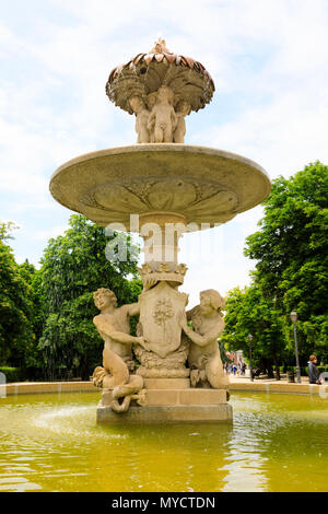 Fuente de Los Galápagos, Parque del Buen Retiro, Madrid, Espagne. Mai 2018 Banque D'Images