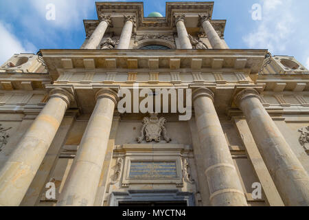 Façade de l'église des Carmes. Varsovie. Pologne Banque D'Images