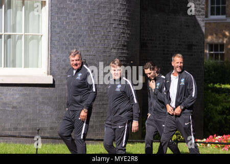 Londres, Royaume-Uni. 6 juin, 2018. L'équipe de l'aide de soccer arrivant au 10 Downing Street pour assister à une réception pour l'UNICEF l'aide de soccer. Credit : Andy Morton/Alamy Live News Banque D'Images