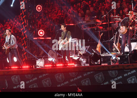 Nashville, Tennessee, USA. 6 juin, 2018. 06 juin 2018 - Nashville, Tennessee - LANco. CMT Music Awards 2018 qui a eu lieu chez Bridgestone Arena. Crédit photo : Laura Farr/AdMedia Crédit : Laura Farr/AdMedia/ZUMA/Alamy Fil Live News Banque D'Images