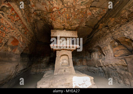 Daton, Daton, Chine. 6 juin, 2018. Datong, CHINE 6e juin 2018:Les Grottes de Yungang, les grottes autrefois Wuzhoushan, temple bouddhiste chinois sont anciennes grottes près de la ville de Datong dans la province du Shanxi. Ils sont d'excellents exemples de rock-cut et l'architecture de l'un des trois plus célèbres sites de sculpture bouddhiste antique de la Chine. Les autres sont Mogao et Longmen. Crédit : SIPA Asie/ZUMA/Alamy Fil Live News Banque D'Images