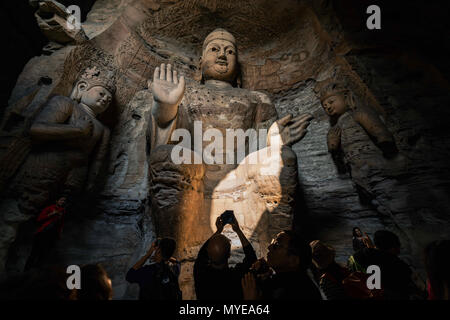 Daton, Daton, Chine. 6 juin, 2018. Datong, CHINE 6e juin 2018:Les Grottes de Yungang, les grottes autrefois Wuzhoushan, temple bouddhiste chinois sont anciennes grottes près de la ville de Datong dans la province du Shanxi. Ils sont d'excellents exemples de rock-cut et l'architecture de l'un des trois plus célèbres sites de sculpture bouddhiste antique de la Chine. Les autres sont Mogao et Longmen. Crédit : SIPA Asie/ZUMA/Alamy Fil Live News Banque D'Images