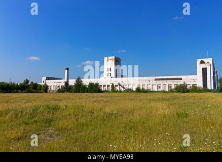 Edge Lane, Liverpool, Royaume-Uni. 7 juin, 2018. Les studios de Twickenham a signé une entente avec le promoteur Capital & Centric pour créer une base de 50 millions de livres dans le Nord de l'Edge Lane. Le plan permettrait de voir deux nouveaux stades sonore construite à côté de l'ancien bâtiment Piscines Littlewoods, d'ateliers, d'une armoire et d'aires de stockage prop serait ouvert à l'intérieur de l'immeuble art déco. Liverpool est l'une des destinations les plus populaires. Capital & Centric espère que, lorsqu'il est plein le complexe pourrait aider le personnel de la chambre 570 appuyer certains de 2 000 emplois localement et mettre l'économie locale un £124m boost. Credit : Ken Biggs/Alamy Live News. Banque D'Images