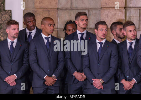 Lisbonne, Portugal. 6 juin, 2018. Le milieu de terrain du Portugal Adrien Silva (23), le milieu de terrain du Portugal, William Carvalho (14), le milieu de terrain du Portugal Joao Mario (10), l'avant du Portugal Gelson Martins (18), l'avant du Portugal Andre Silva (9), Portugal's defender Cedric Soares (21), le milieu de terrain du Portugal Bernardo Silva (11) et le Portugal's defender Raphael Guerreiro (5) lors de la Coupe du Monde 2018 Portugal squad/24 © Alexandre de Sousa/Alamy Live News Banque D'Images