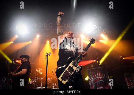 Glasgow, Royaume-Uni. 6ème Jun, 2018. Michael Poulsen du groupe de rock danois VOLBEAT effectue sur scène à l'O2 ABC Glasgow, Ecosse, le mercredi 6 juin 2018. 6/6/18 Photo © Andy Buchanan 2018 Credit : Andy Buchanan/Alamy Live News Banque D'Images