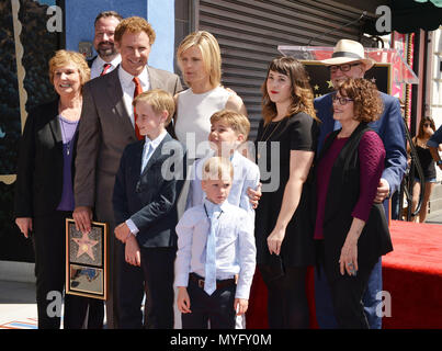 Farrell sera honoré par une étoile sur le Hollywood Walk of Fame à Los Angeles. Match 24, 2015. Star 021 Farrell va et famille s'Farrell star 021 famille et événement dans la vie d'Hollywood - Californie, Red Carpet Event, USA, Cinéma, Célébrités, photographie, Bestof, Arts, Culture et divertissement, Célébrités, Mode Topix Meilleur de Hollywood, la vie, événement dans la vie d'Hollywood, Californie - cinéma, télévision, célébrités, célébrités de la musique, Topix Bestof, Arts, Culture et loisirs, photographie, tsuni@Gamma-USA.com , Tsuni enquête de crédit / USA, honoré par une étoile sur le Hollywood W Banque D'Images