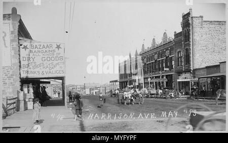 Harrison Ave Guthrie (le territoire de l'Oklahoma) à l'est de la 1re Rue, mai, (18'93)., ca. 05-18-1893 - Banque D'Images