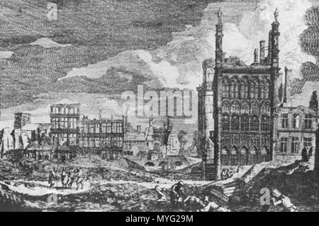 . English : Gravure d'après un dessin de Augustin Coppens représentant la Grand-Place de Bruxelles après le bombardement de 1695 par les troupes françaises de Louis XIV, détail, de vue des ruines de la Grand-Place depuis la rue de la Colline, les maisons entre la rue de la tête d'Or et la rue au beurre, à droite beffroi de Saint-Nicolas et Maison du Roi . 30 août 2007. Utilisateur:Ben2 218 Grand-place 1695 Banque D'Images