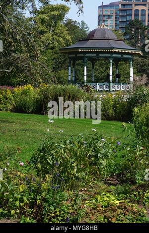 Nouvelle-écosse, Canada : Le kiosque au Halifax Public Gardens, construit en 1887 pour commémorer le jubilé de la reine Victoria. Banque D'Images