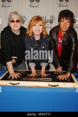 BLONDIE ( ChrisStein, Debbie Harry et Clem Burke ) intronisé dans l'Hollywood's RockWalk à Los Angeles. Le 22 mai 2006. - 03   SteinSt Blondie DHarry BurkeCl.jpg03   SteinSt Blondie DHarry BurkeCl événement dans la vie d'Hollywood, Californie - Red Carpet Event, USA, Cinéma, Célébrités, photographie, Bestof, Arts, Culture et divertissement, Célébrités, Mode Topix Meilleur de Hollywood, la vie, événement dans la vie d'Hollywood, Californie - cinéma, télévision, célébrités, célébrités de la musique, Topix Bestof, Arts, Culture et divertissement, la photographie, l'enquête de crédit , tsuni@Gamma-USA.com Banque D'Images