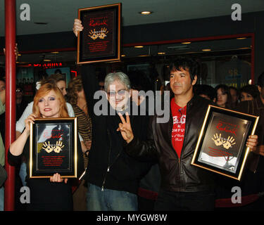 BLONDIE ( Chris Stein, Deborah Harry et Clem Burke ) intronisé dans l'Hollywood's RockWalk à Los Angeles. Le 22 mai 2006. - 04  SteinHarryStein BLONDIE.jpg04  SteinHarryStein BLONDIE Événement dans la vie d'Hollywood, Californie - Red Carpet Event, USA, Cinéma, Célébrités, photographie, Bestof, Arts, Culture et divertissement, Célébrités, Mode Topix Meilleur de Hollywood, la vie, événement dans la vie d'Hollywood, Californie - cinéma, télévision, célébrités, célébrités de la musique, Topix Bestof, Arts, Culture et loisirs, photographie, tsuni@Gamma-USA.com , Tsuni enquête de crédit / USA, Banque D'Images