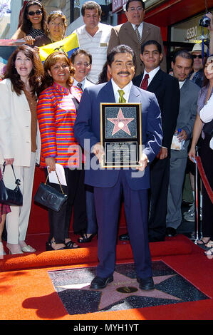 Pepe Barreto ( du Pérou et Los Angeles) a reçu le 2254th étoile sur le Hollywood Walk of Fame à Los Angeles. Le 3 mai 2004. - BarettoPepe  jpgBarettoPepe star003.star003 événement dans la vie d'Hollywood, Californie - Red Carpet Event, USA, Cinéma, Célébrités, photographie, Bestof, Arts, Culture et divertissement, Célébrités, Mode Topix Meilleur de Hollywood, la vie, événement dans la vie d'Hollywood, Californie - cinéma, télévision, célébrités, célébrités de la musique, Topix Bestof, Arts, Culture et loisirs, photographie, tsuni@Gamma-USA.com , Tsuni enquête de crédit / USA, Honoré Banque D'Images