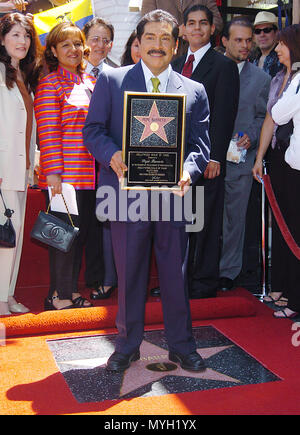 Pepe Barreto ( du Pérou et Los Angeles) a reçu le 2254th étoile sur le Hollywood Walk of Fame à Los Angeles. Le 3 mai 2004. - BarettoPepe  jpgBarettoPepe star004.star004 événement dans la vie d'Hollywood, Californie - Red Carpet Event, USA, Cinéma, Célébrités, photographie, Bestof, Arts, Culture et divertissement, Célébrités, Mode Topix Meilleur de Hollywood, la vie, événement dans la vie d'Hollywood, Californie - cinéma, télévision, célébrités, célébrités de la musique, Topix Bestof, Arts, Culture et loisirs, photographie, tsuni@Gamma-USA.com , Tsuni enquête de crédit / USA, Honoré Banque D'Images