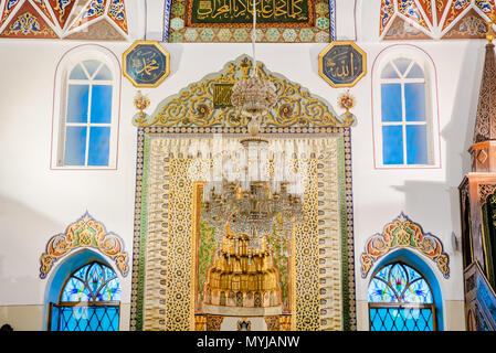 Vue de l'intérieur de la mosquée d'Orhan Ghazi,l'un des empereur Ottoman à Istanbul,Turquie.20 Mai 2018 Banque D'Images